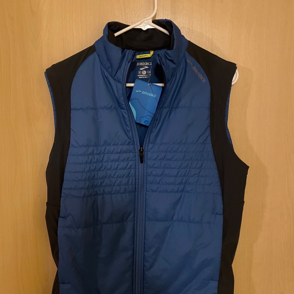 Brooks vest
